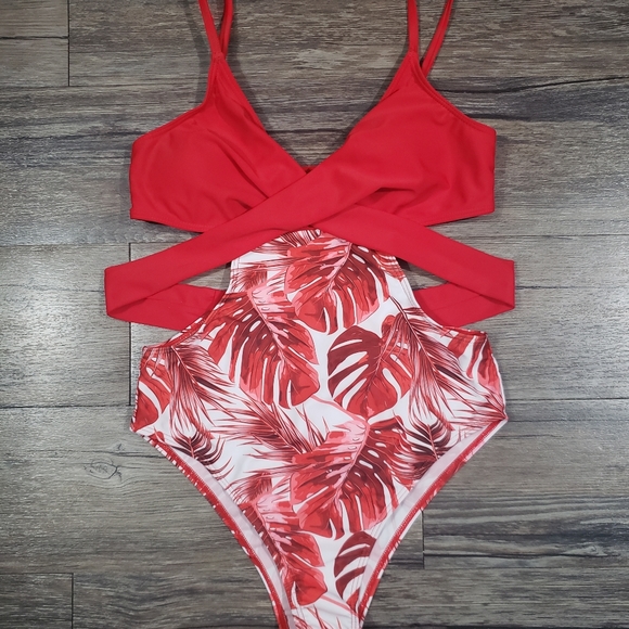 Tropical red swimsuit - Picture 4 of 4